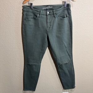 Universal Thread Cropped Green Jeans